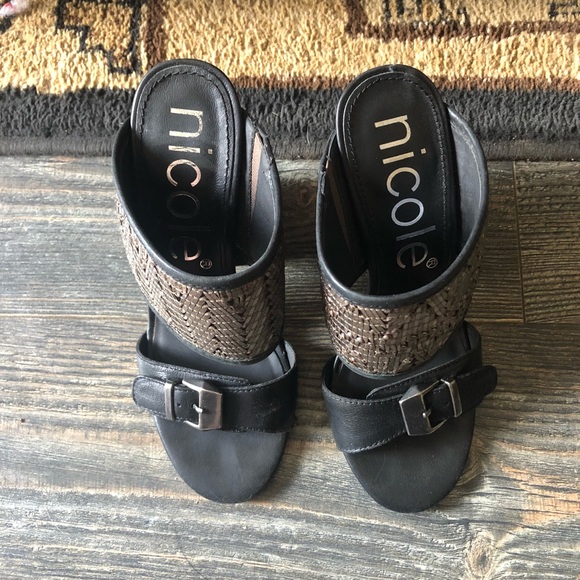 Sandals - Picture 5 of 9